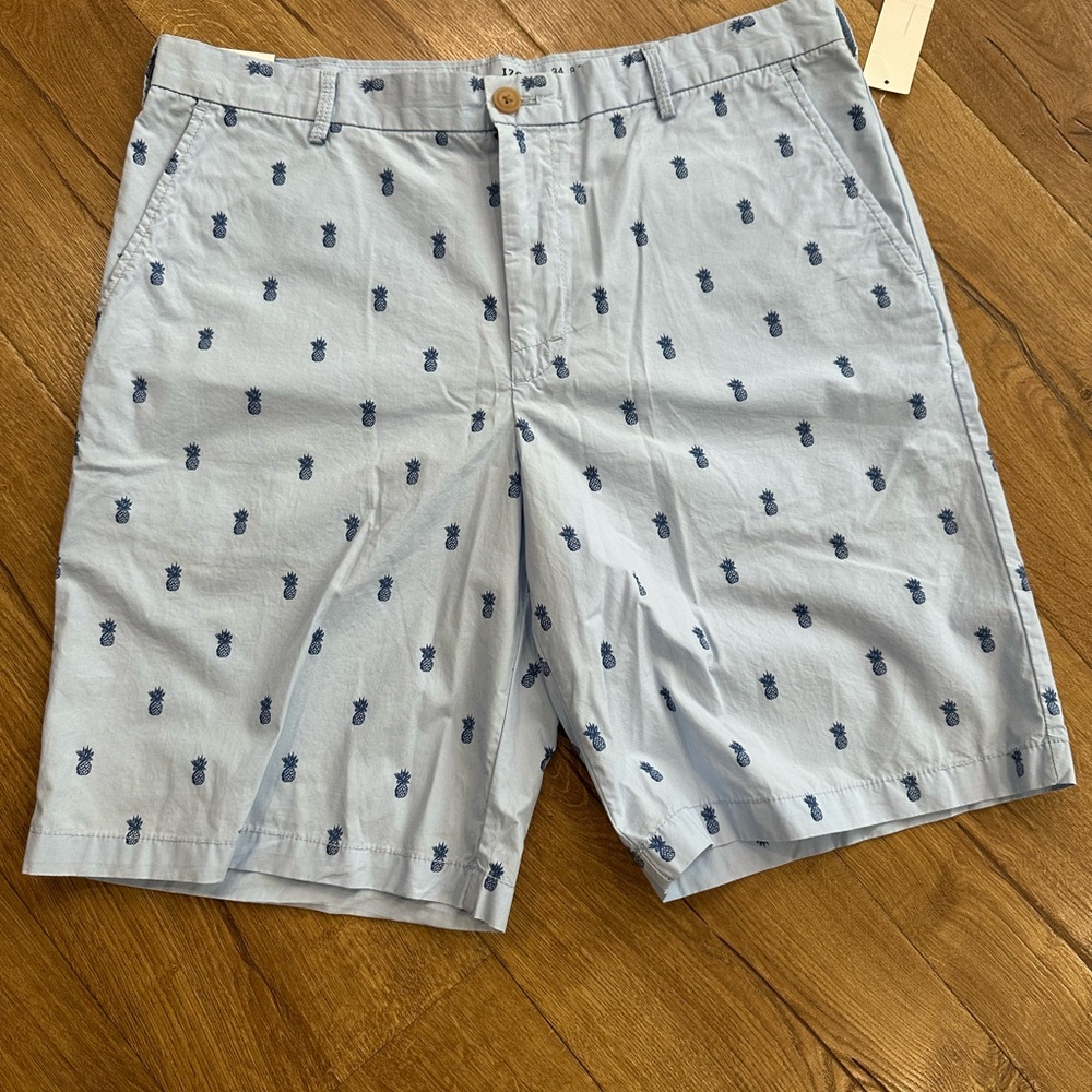 Izod Light Blue Pineapple Pattern Shorts